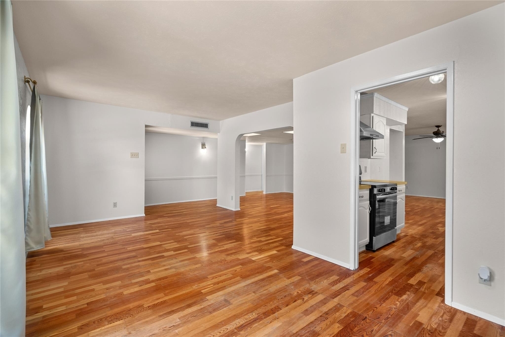 2801 Clover Valley Drive - Photo 2