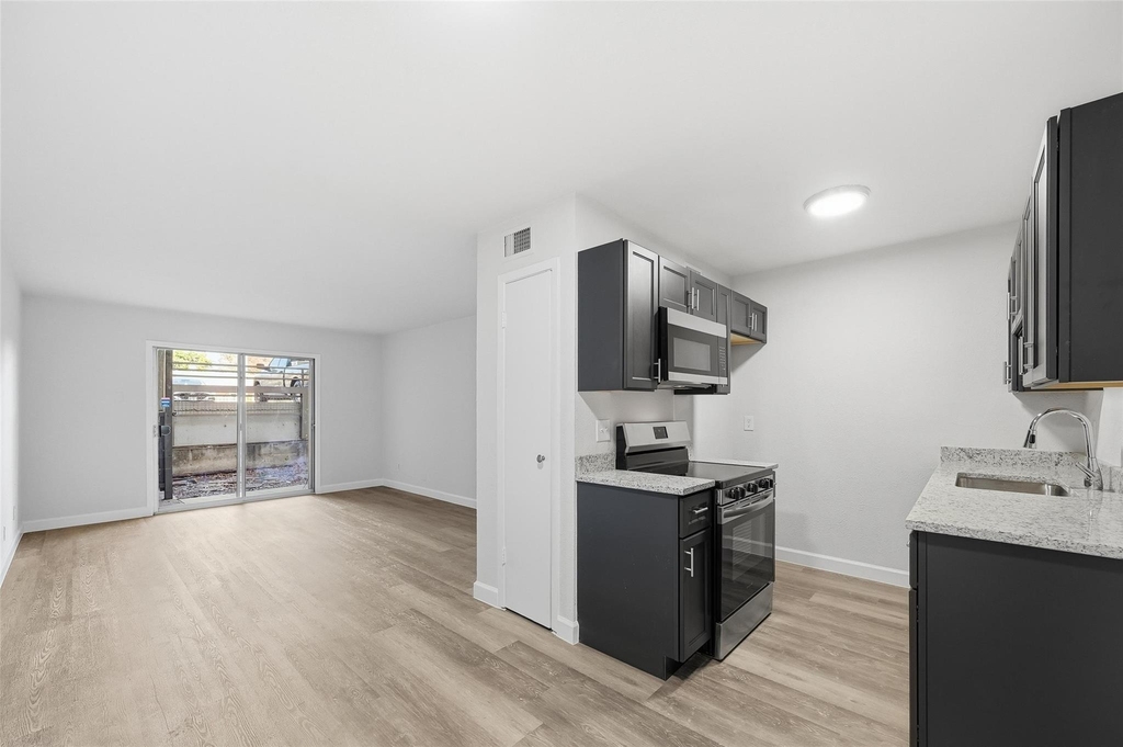 4859 Cedar Springs Road - Photo 10