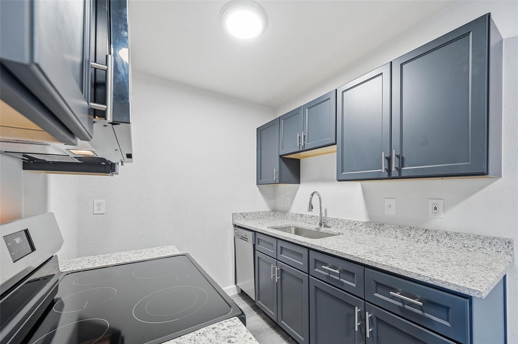 4859 Cedar Springs Road - Photo 8