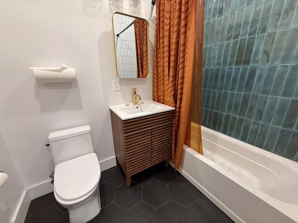 1582 dekalb ave  - Photo 9