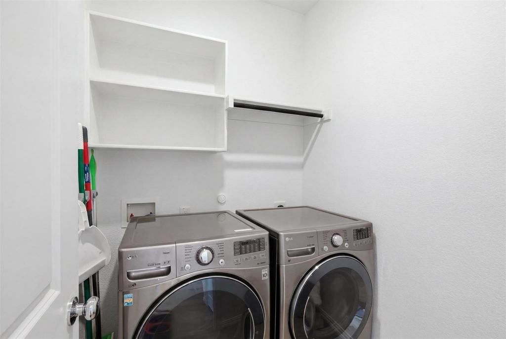 1121 Western Yarrow Avenue - Photo 9