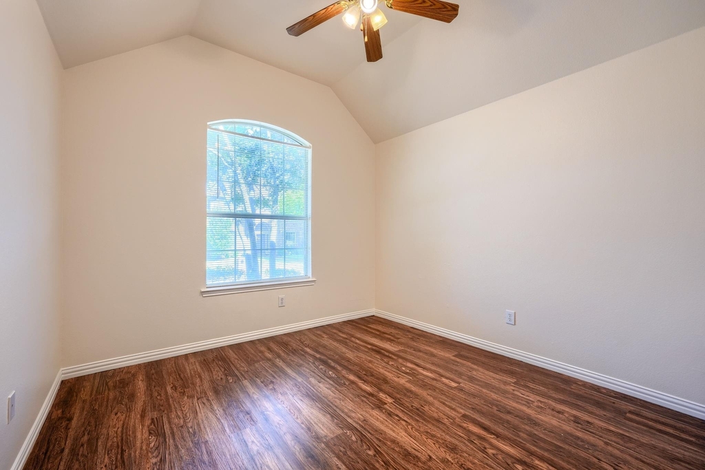 3912 Releigh Court - Photo 24