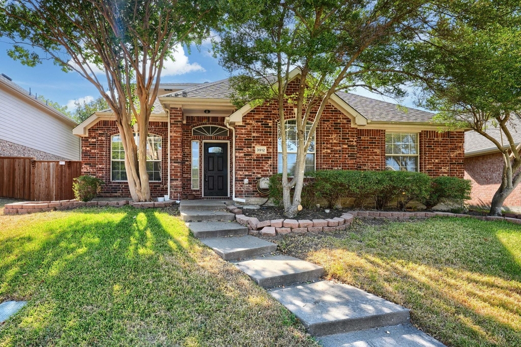 3912 Releigh Court - Photo 1