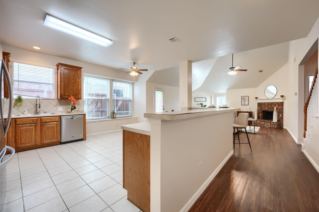 3912 Releigh Court - Photo 5