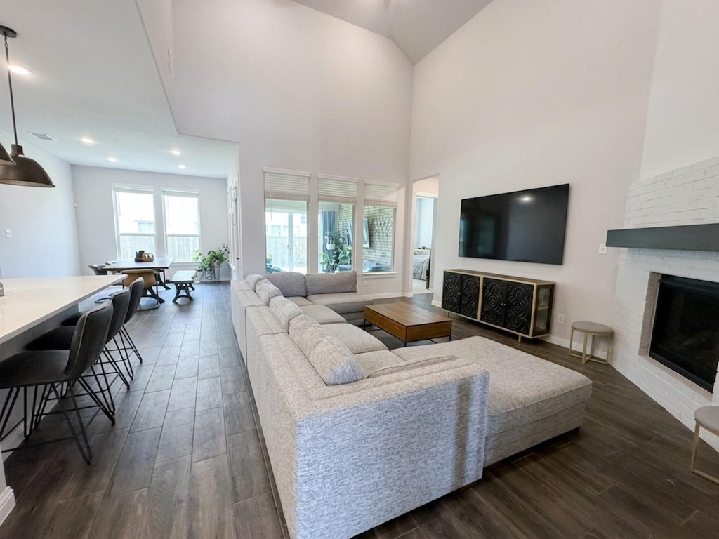 1708 Birch Street - Photo 3