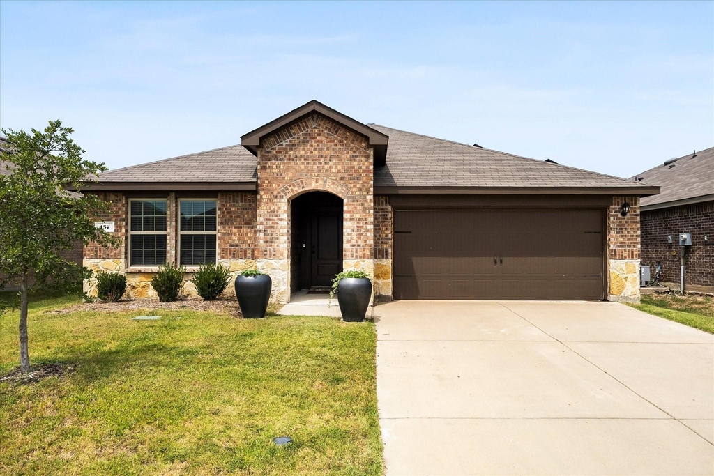157 Silver Charm Lane - Photo 0
