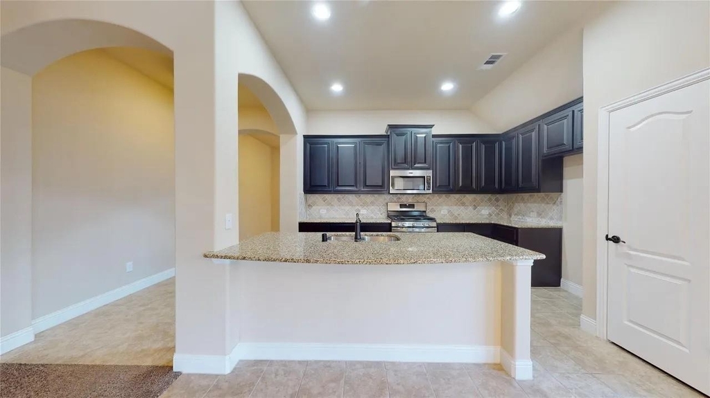 5205 Ambergate Lane - Photo 6