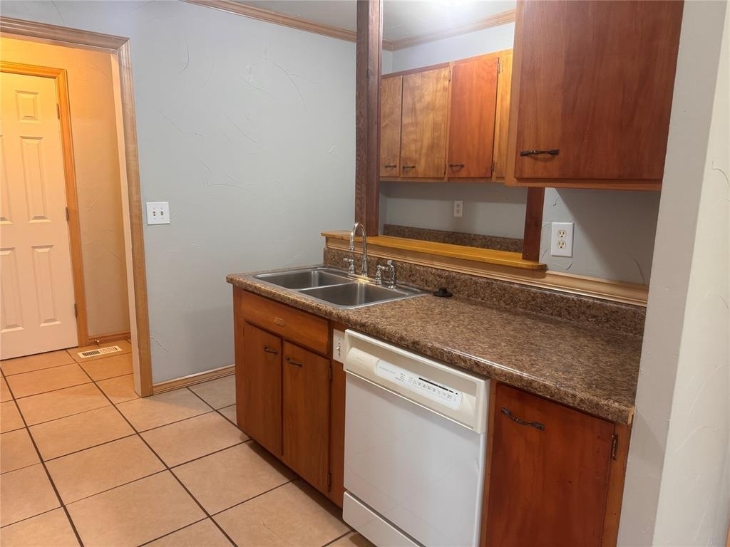 117 Ann Arbor Drive - Photo 2