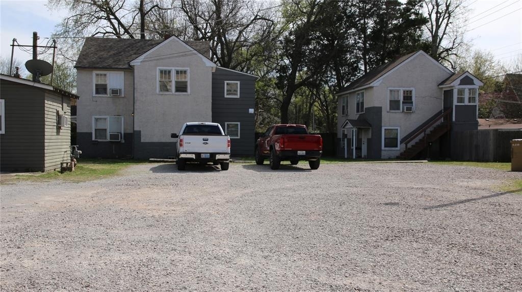 608 Chautauqua Avenue - Photo 1