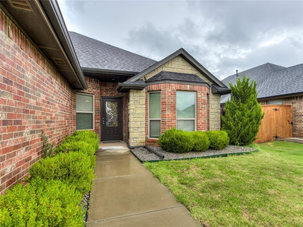 18316 Bridlington Drive - Photo 2