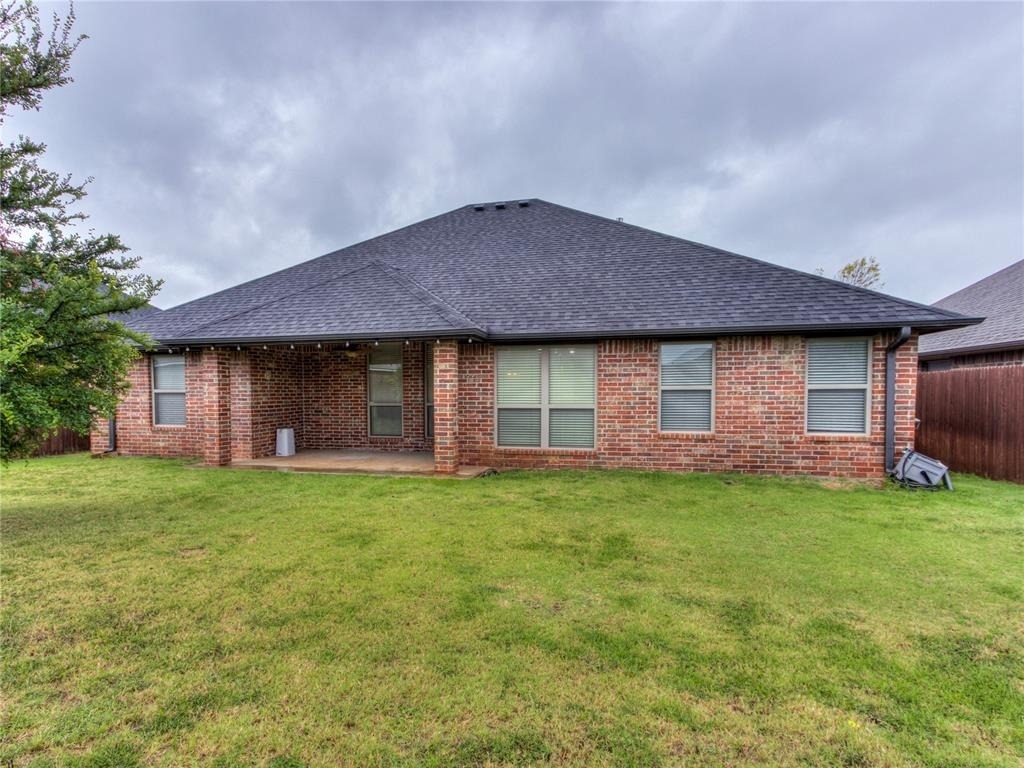 18316 Bridlington Drive - Photo 32
