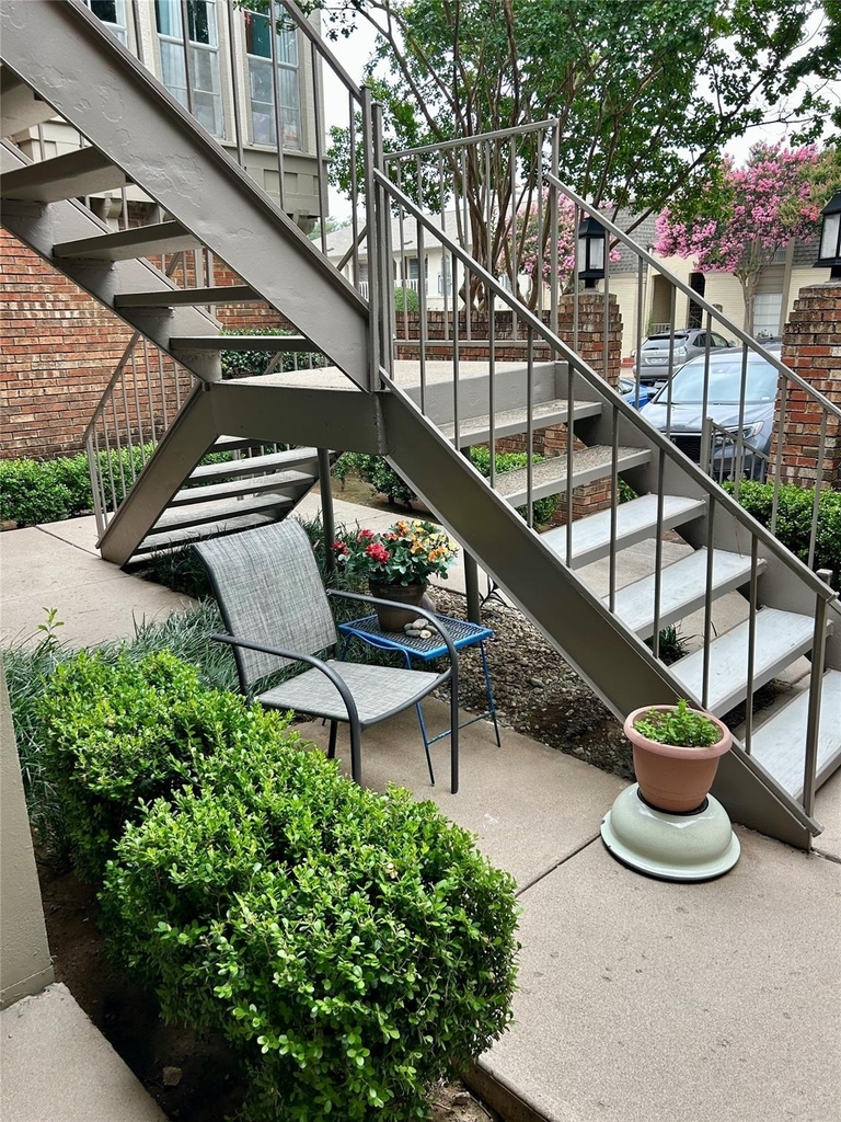 15922 Stillwood Street - Photo 2