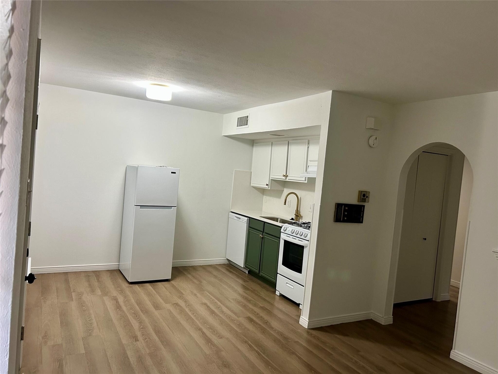 15922 Stillwood Street - Photo 7