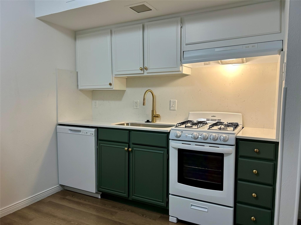 15922 Stillwood Street - Photo 9