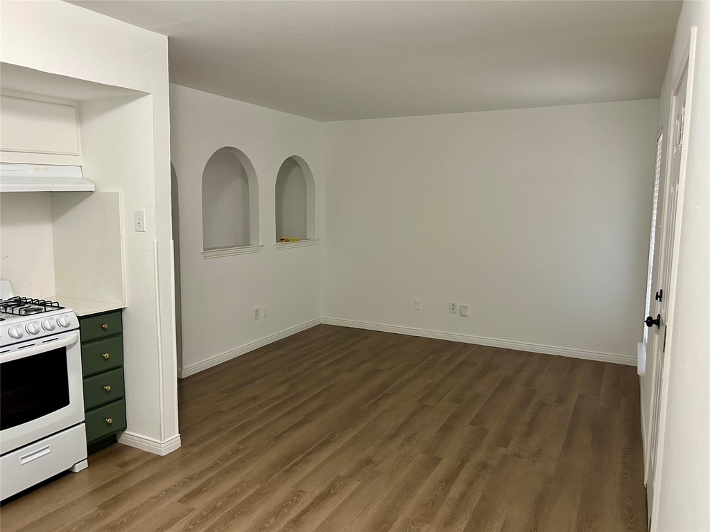 15922 Stillwood Street - Photo 4