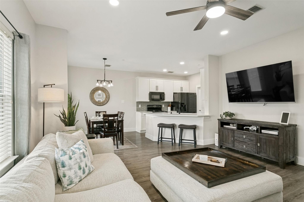 4603 Penelope Lane - Photo 2