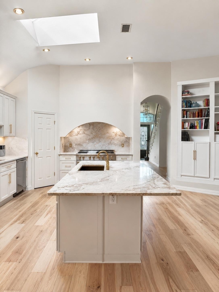 18283 Meandering Way - Photo 2