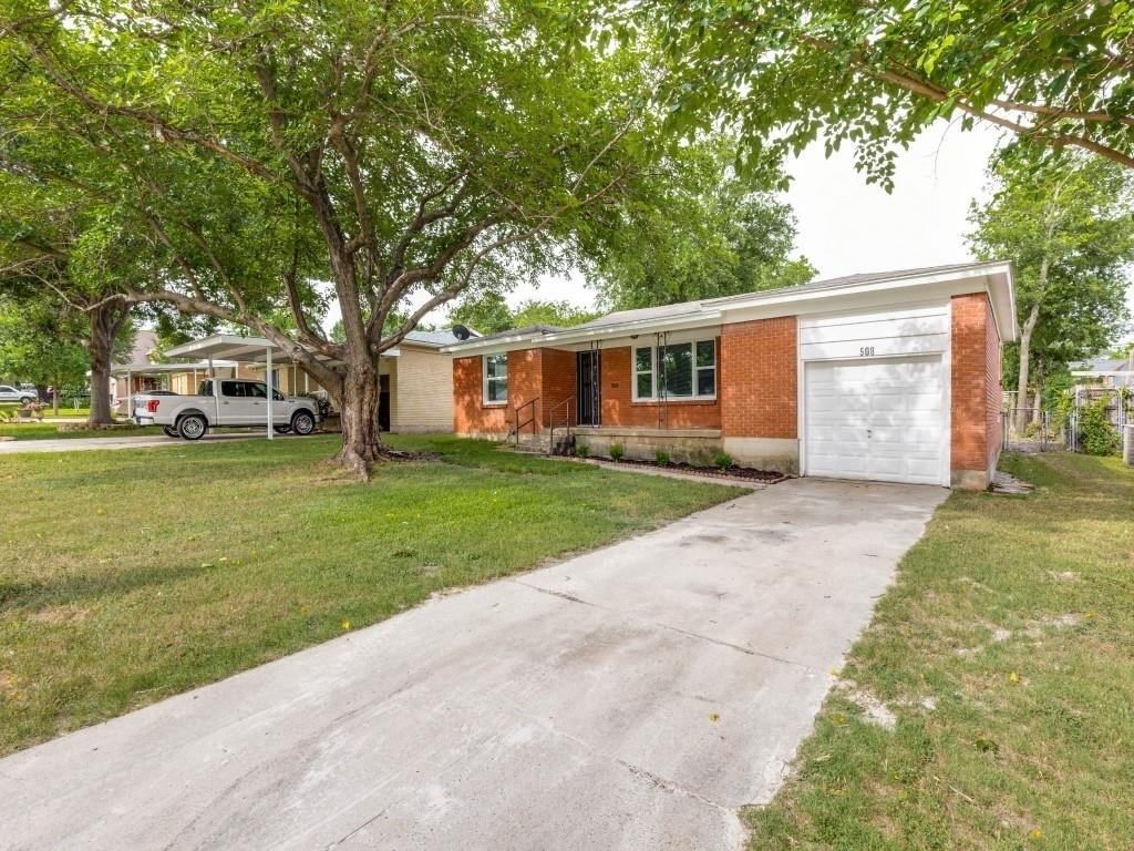 508 Crandle Drive - Photo 1