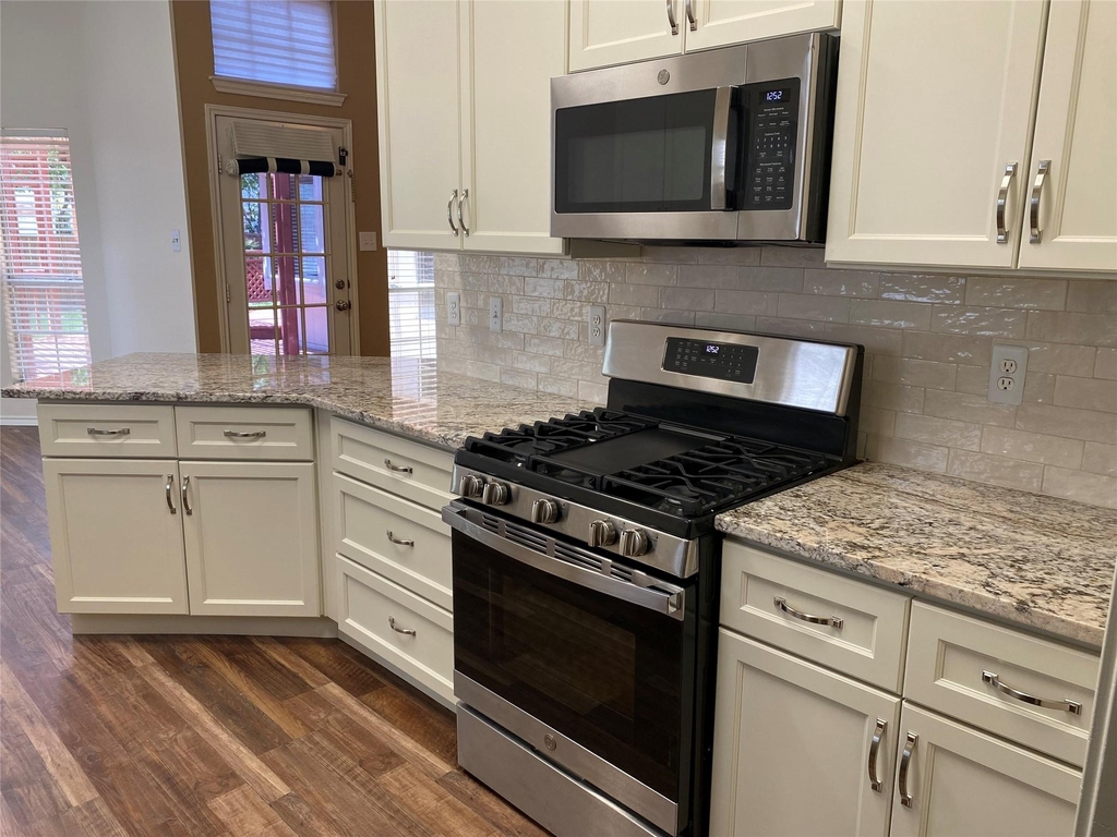 2212 Heatherton Place - Photo 16