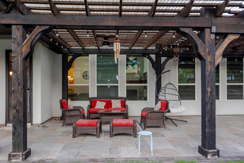 10081 Oxbow Avenue - Photo 8
