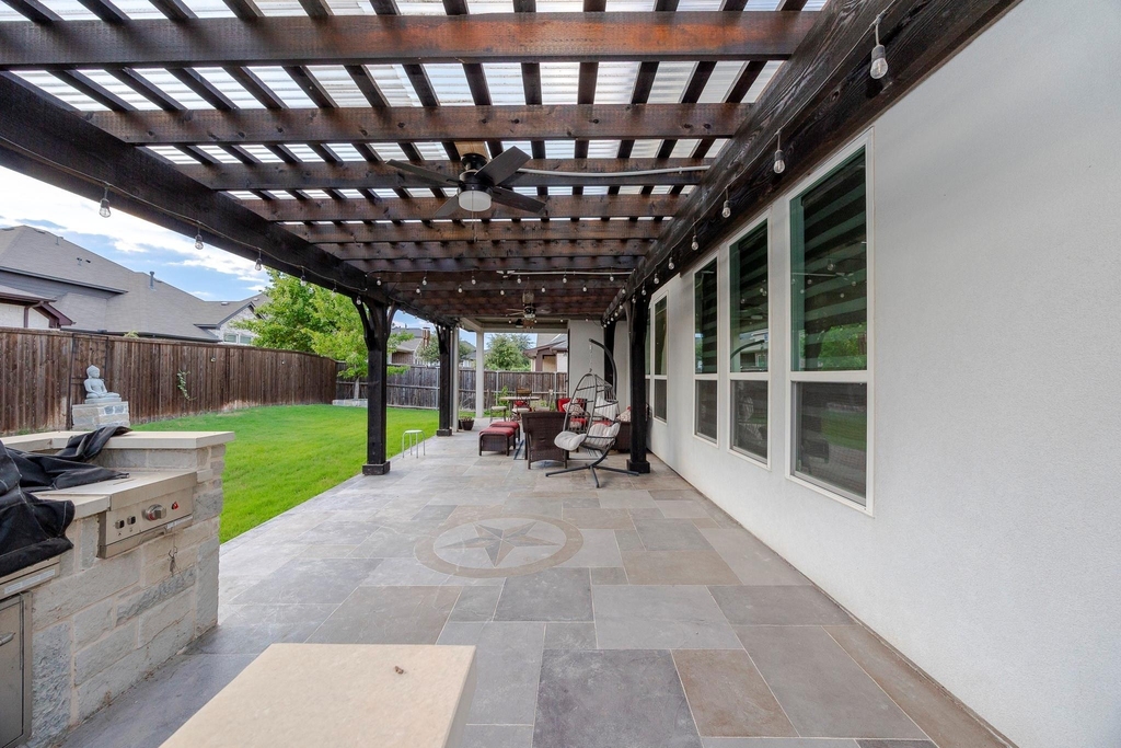 10081 Oxbow Avenue - Photo 9