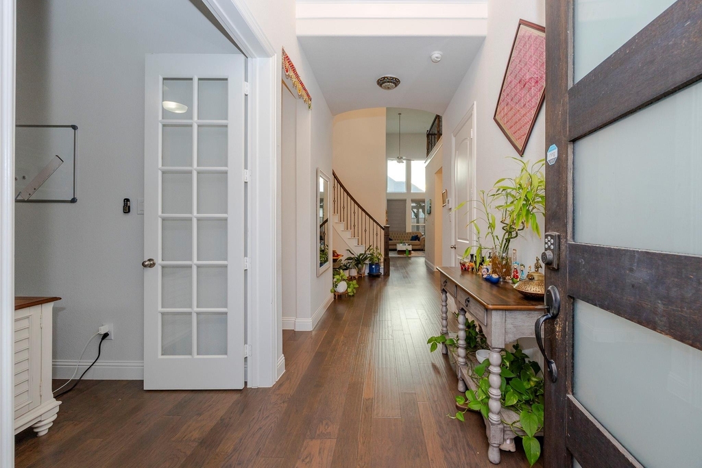 10081 Oxbow Avenue - Photo 4
