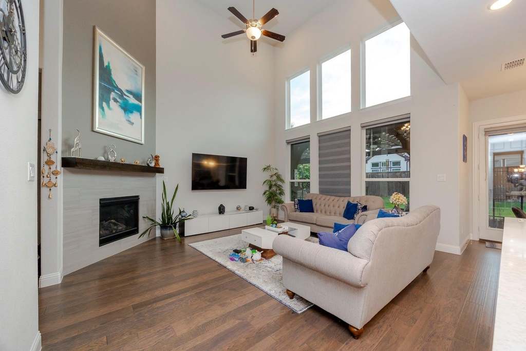 10081 Oxbow Avenue - Photo 10