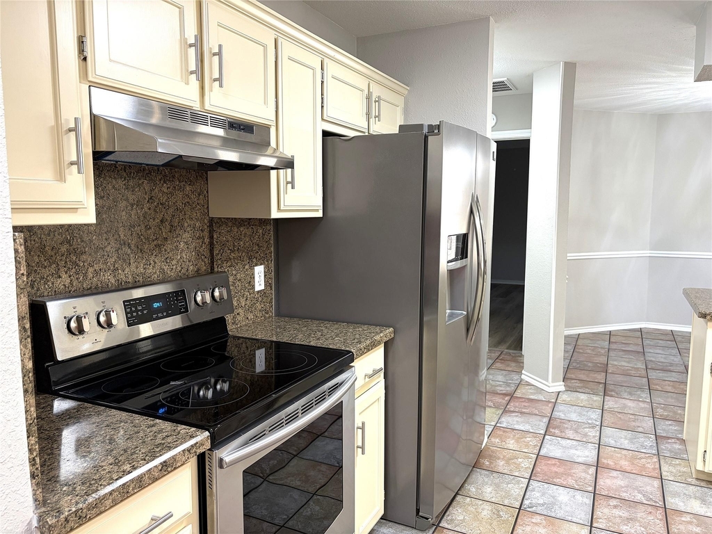 1310 Mcanear Court - Photo 5