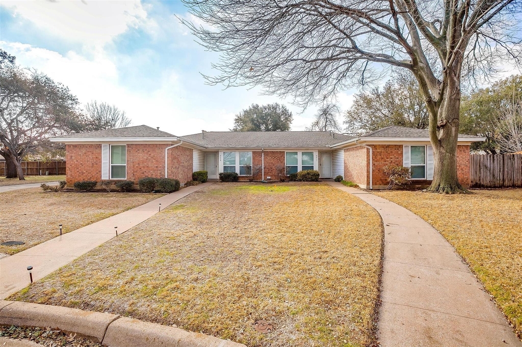 4409 Altamesa Boulevard - Photo 1
