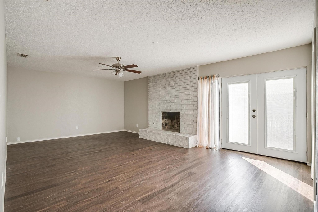 4409 Altamesa Boulevard - Photo 5