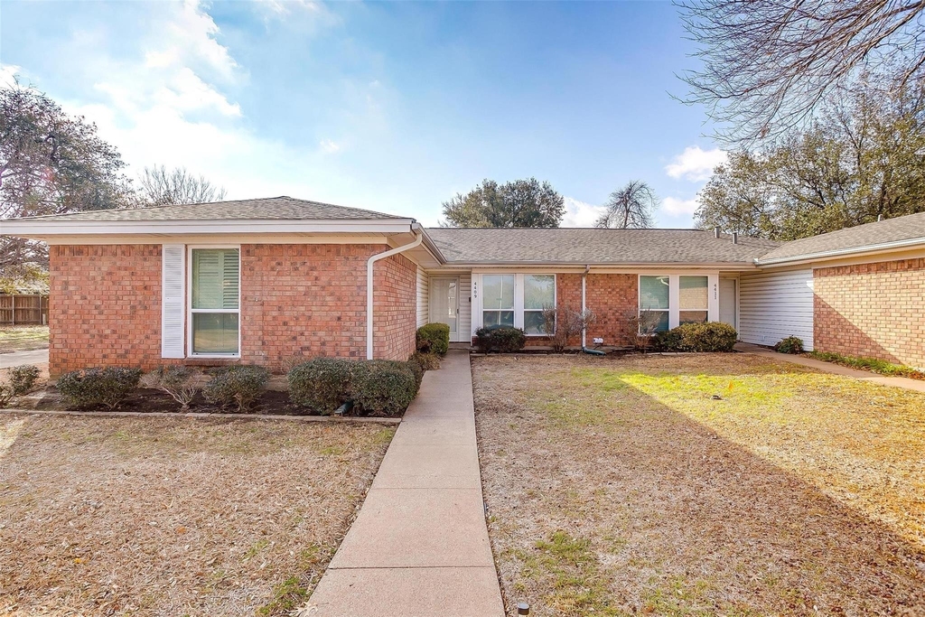 4409 Altamesa Boulevard - Photo 2