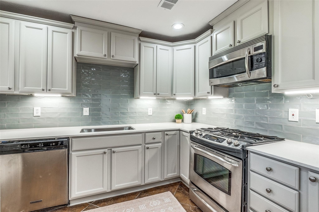 4017 Beechwood Lane - Photo 4