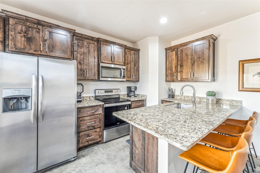 1111 W Vanderbilt - Photo 8