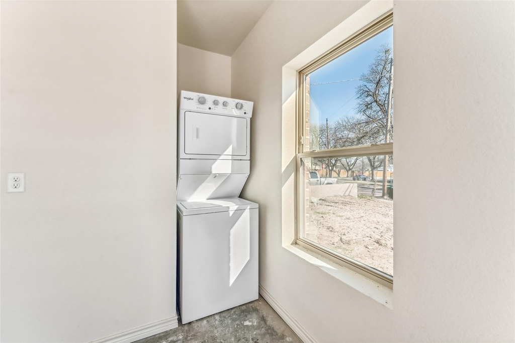 1111 W Vanderbilt - Photo 22