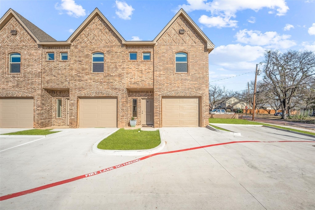 1111 W Vanderbilt - Photo 1