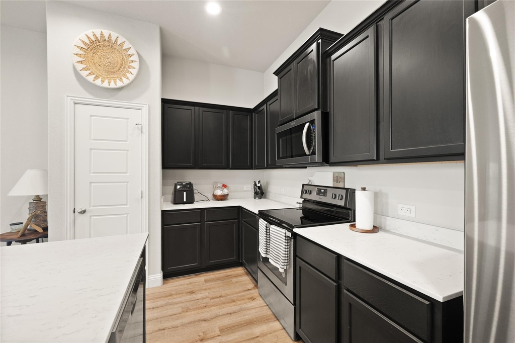 1920 Bel Air Drive - Photo 11