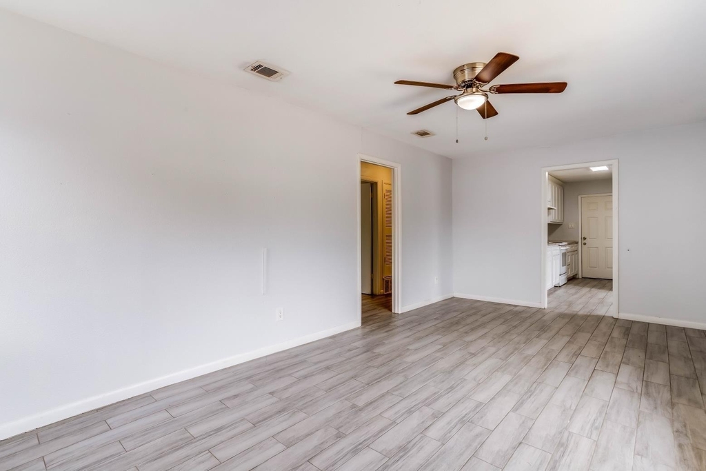 5728 Emerson Drive - Photo 5