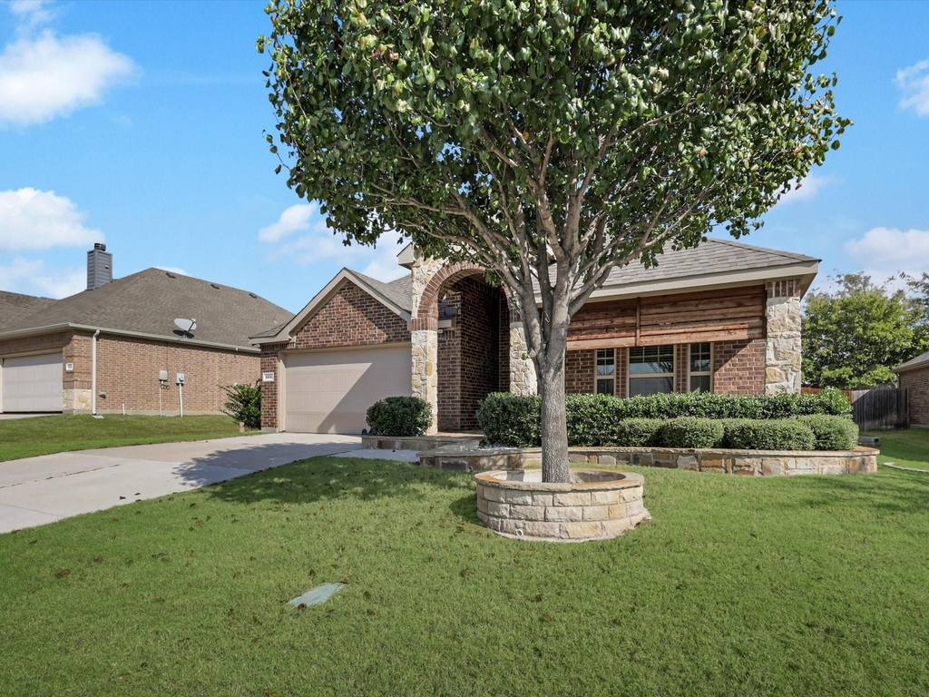 609 Racine Drive - Photo 0