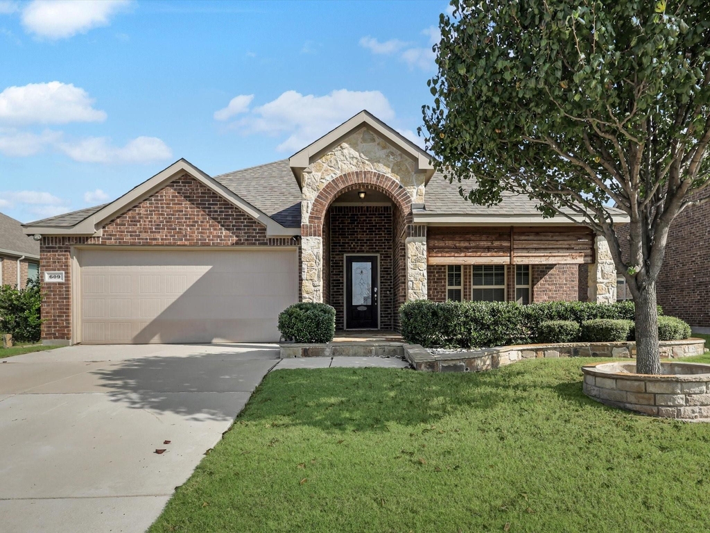 609 Racine Drive - Photo 1
