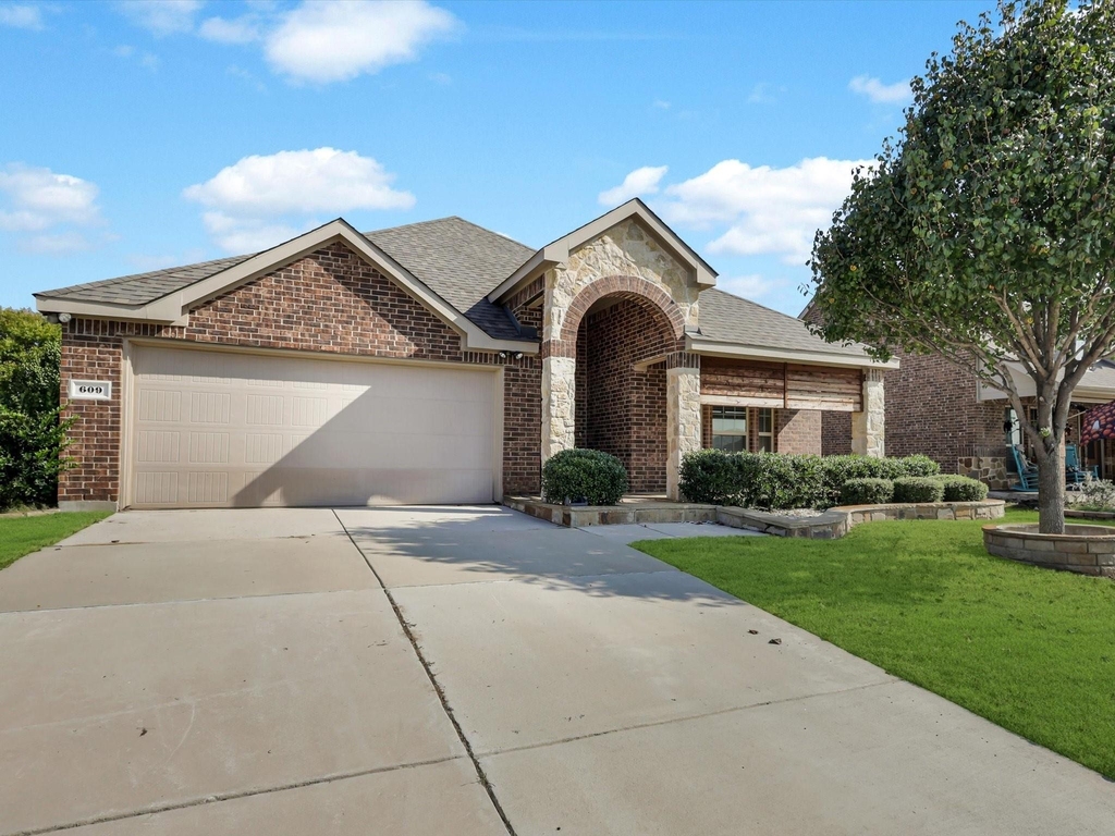 609 Racine Drive - Photo 2