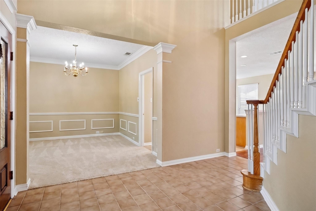 528 Blackfield Drive - Photo 5