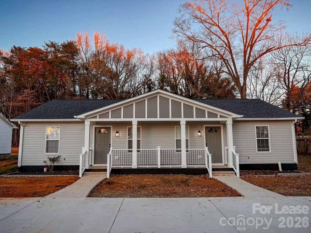 308 Foster Lane - Photo 0