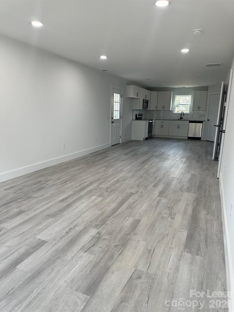 1226 4th Street Lane Ne - Photo 3