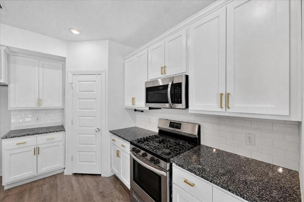 3915 Spencer Lane - Photo 9