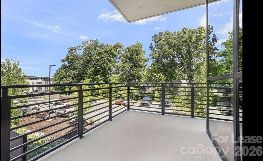 510 W Tremont Avenue - Photo 9