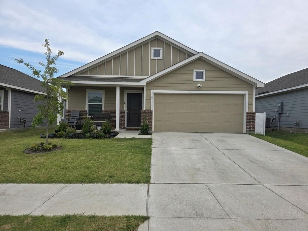 425 Dewberry Street - Photo 0