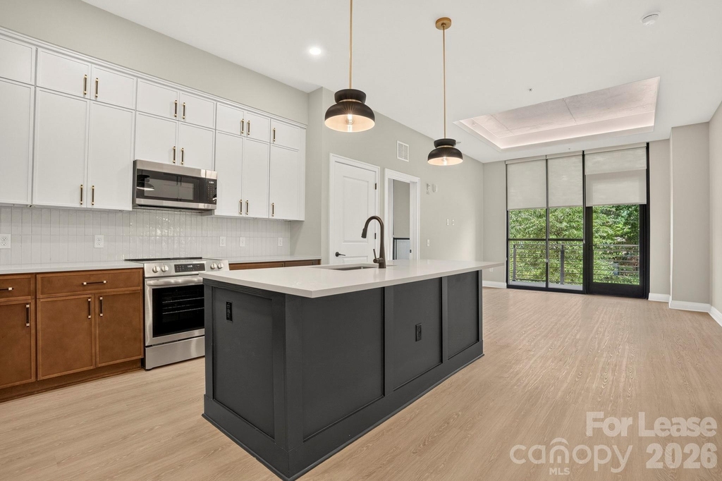 510 W Tremont Avenue - Photo 18