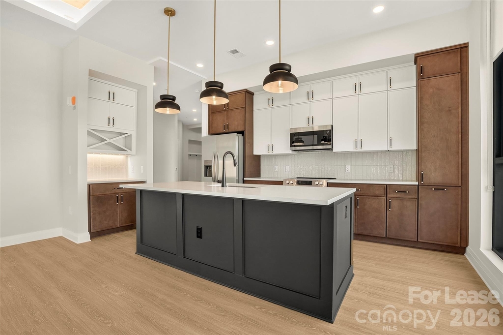510 W Tremont Avenue - Photo 16