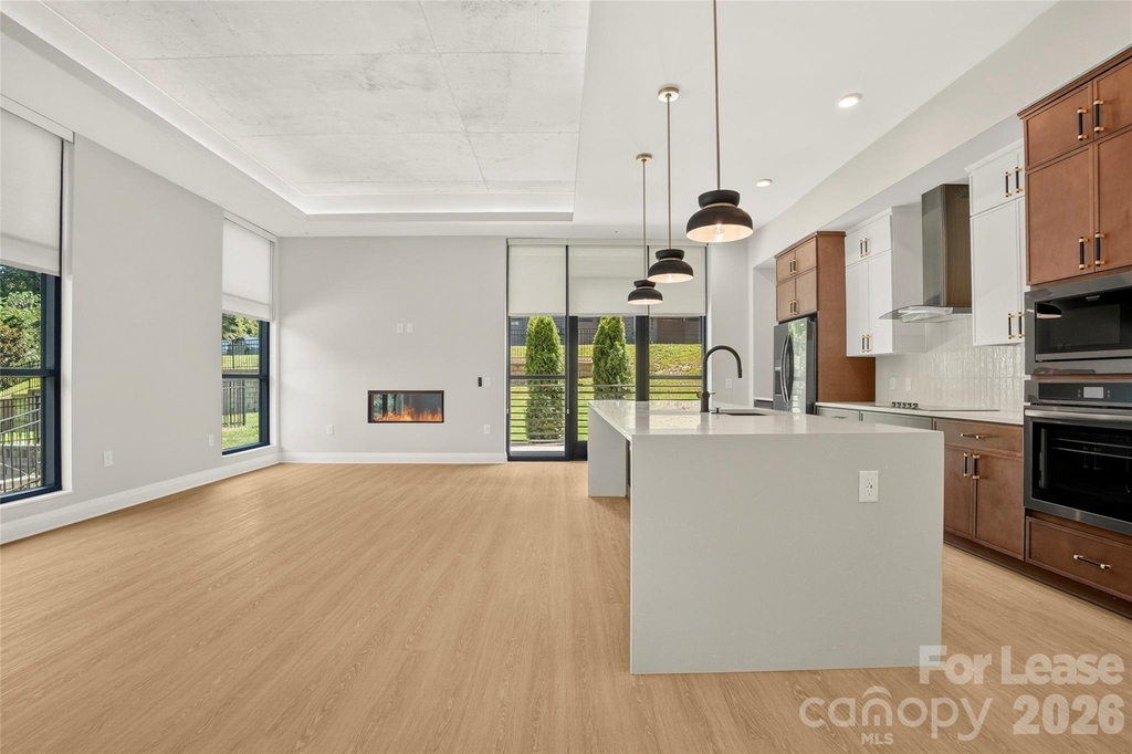 510 W Tremont Avenue - Photo 32
