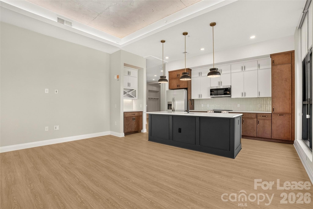 510 W Tremont Avenue - Photo 11